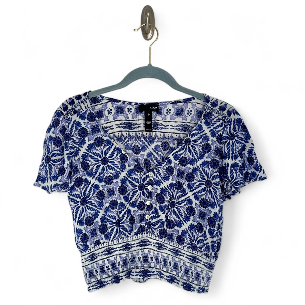 Aqua Brand Crop Top Smock Waist Flutter Cap Sleeve Blue White Floral SZ Medium